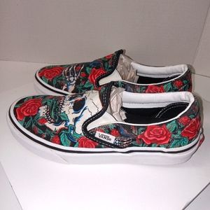 Vans Slip-On Skate Shoe - Black / Rose Skulls